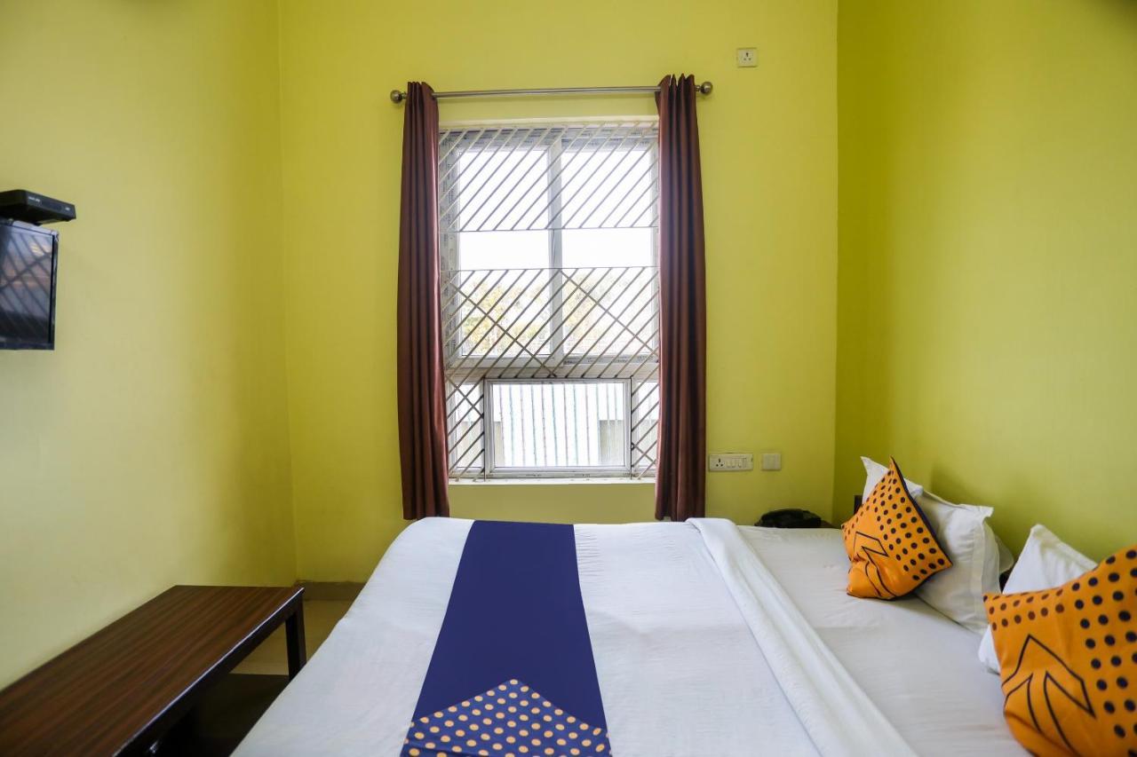 Kakarmatha Spot On 72060 Hotel Kaushik المظهر الخارجي الصورة